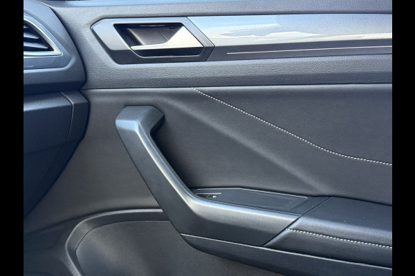 Volkswagen T-Roc 1.5 TSI Style | Camera | Apple Carplay | Trekhaak | IQ Light