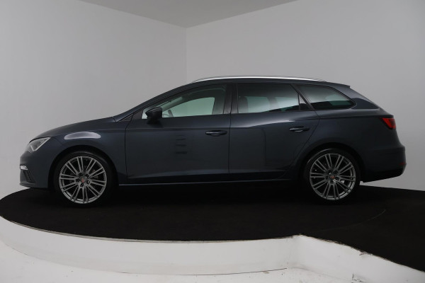 Seat Leon ST 1.5 TSI FR Ultimate Edition (SFEERVERLICHTING, STOELVERWARMING, NAVIGATIE CARPLAY, CRUISE ADAPTIEF, SENSOREN)
