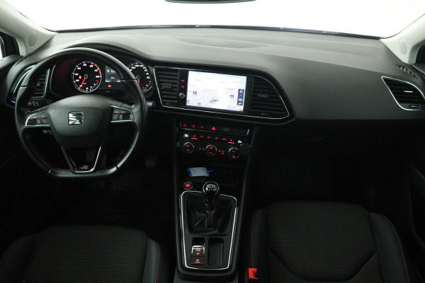Seat Leon ST 1.5 TSI FR Ultimate Edition (SFEERVERLICHTING, STOELVERWARMING, NAVIGATIE CARPLAY, CRUISE ADAPTIEF, SENSOREN)