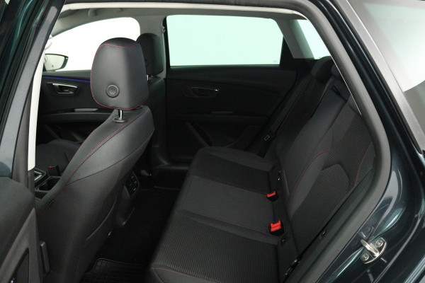 Seat Leon ST 1.5 TSI FR Ultimate Edition (SFEERVERLICHTING, STOELVERWARMING, NAVIGATIE CARPLAY, CRUISE ADAPTIEF, SENSOREN)