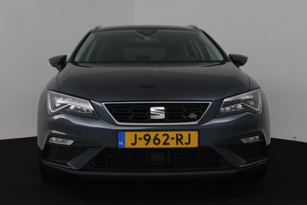 Seat Leon ST 1.5 TSI FR Ultimate Edition (SFEERVERLICHTING, STOELVERWARMING, NAVIGATIE CARPLAY, CRUISE ADAPTIEF, SENSOREN)