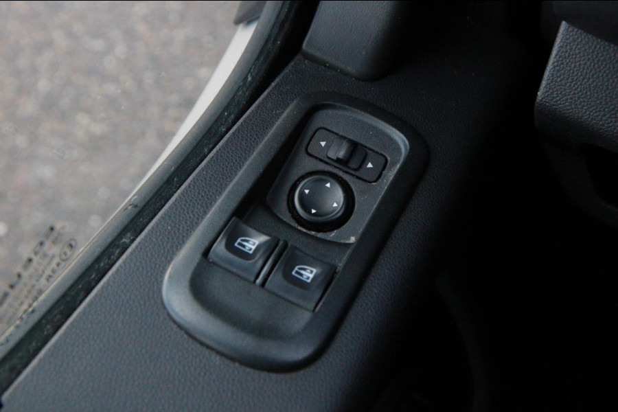 Renault Master T33 2.3 dCi 135PK L2H2 Work Edition / Trekhaak / Camera / App connect