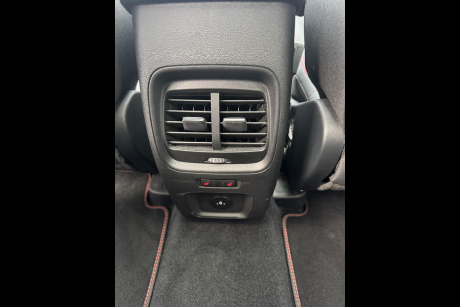 Ford Kuga 2.5 PHEV ST-Line 225pk | Winterpack | Panorama Dak | SYNC 3 Navigatie | Privacy Glass