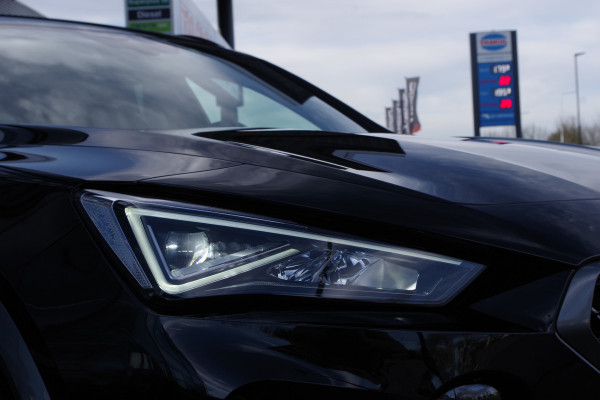 CUPRA Formentor 1.4 e-Hybrid VZ 245 PK Performance PHEV, Camera, Carplay, Adap. Cruise Control, Stuurverwarming