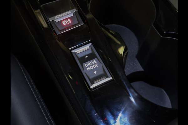 Peugeot 208 1.2 PureTech GT-line (APPLE CARPLAY,CAMERA,LED,NAVI,CRUISE,CLIMATE,SPORTSTOELEN,GETINT,LM VELGEN,NETTESTAAT)
