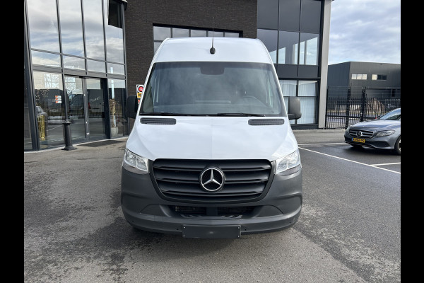 Mercedes-Benz Sprinter 317 CDI L2 H2 MBUX / Trekhaak / Camera / Parkeersensoren / Navigatie / Airco / 270 Graden achterdeuren