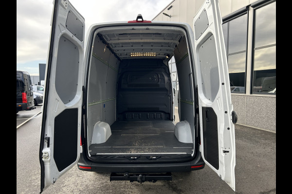Mercedes-Benz Sprinter 317 CDI L2 H2 MBUX / Trekhaak / Camera / Parkeersensoren / Navigatie / Airco / 270 Graden achterdeuren