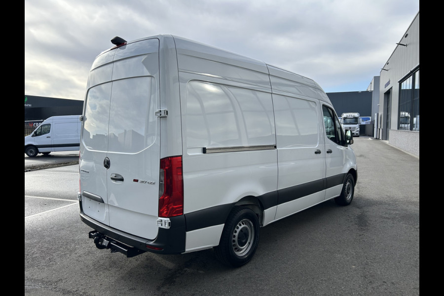Mercedes-Benz Sprinter 317 CDI L2 H2 MBUX / Trekhaak / Camera / Parkeersensoren / Navigatie / Airco / 270 Graden achterdeuren