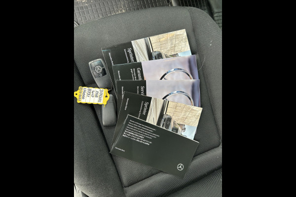 Mercedes-Benz Sprinter 317 CDI L2 H2 MBUX / Trekhaak / Camera / Parkeersensoren / Navigatie / Airco / 270 Graden achterdeuren