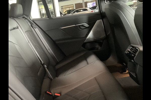 BMW 5 Serie Touring 540d xDrive M-SPORT Pro ** LED, PANORAMA, LEDER, 20-inch LMV, ICONIC GLOW, TREKH ** Ex BMW - € 32.800 onder NP ** ** INFORMEER OOK NAAR ONZE AANTREKKELIJKE FINANCIAL-LEASE TARIEVEN **