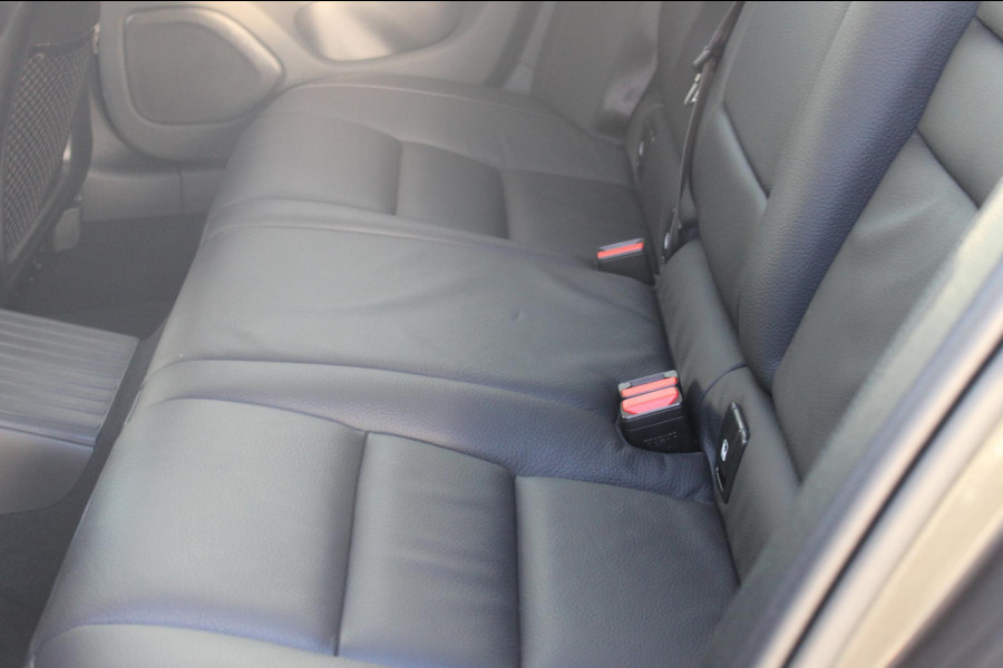 Volvo V60 T6 350PK Automaat Recharge AWD Inscription Panoramisch schuif-kanteldak / Semi elektrisch wegklapbare trekhaak / DAB+ / Apple Carplay / Lederen bekleding / 360graden camera