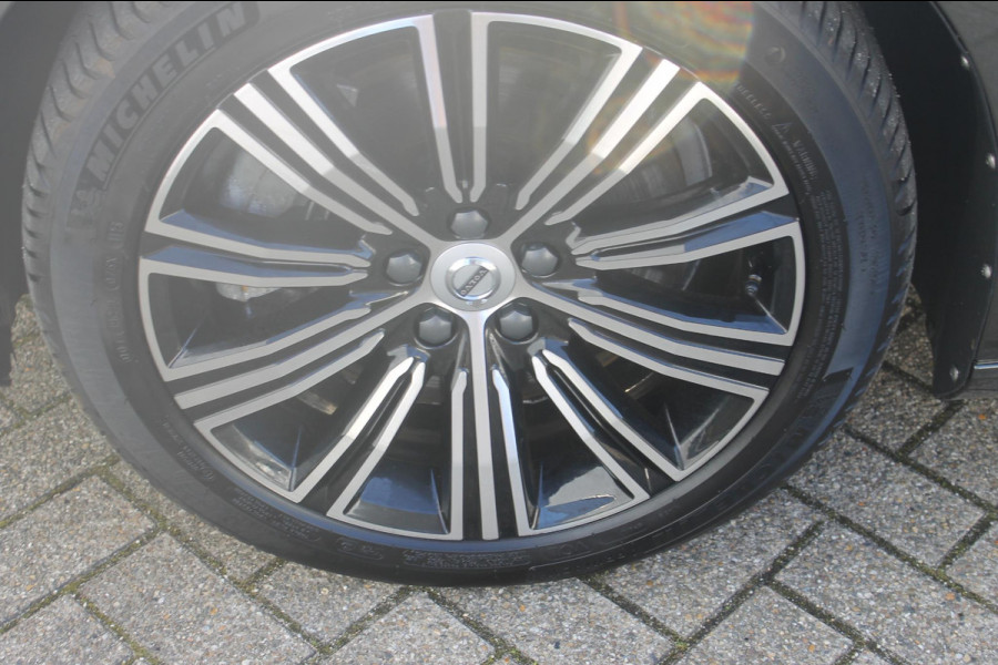 Volvo V60 T6 350PK Automaat Recharge AWD Inscription Panoramisch schuif-kanteldak / Semi elektrisch wegklapbare trekhaak / DAB+ / Apple Carplay / Lederen bekleding / 360graden camera