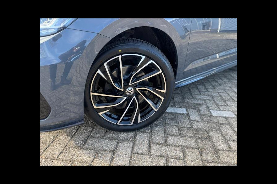 Volkswagen Touran 1.5 TSI R-Line Exclusive 7p,afn.Trekhaak,Navigatie,parkeersensoren/Camera,stoelverwarming,