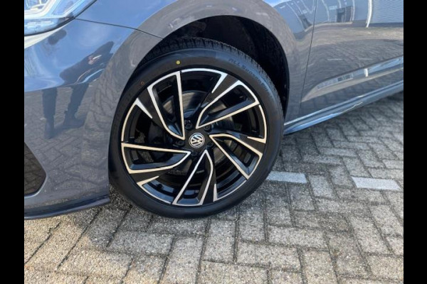 Volkswagen Touran 1.5 TSI R-Line Exclusive 7p,afn.Trekhaak,Navigatie,parkeersensoren/Camera,stoelverwarming,