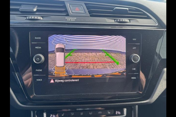 Volkswagen Touran 1.5 TSI R-Line Exclusive 7p,afn.Trekhaak,Navigatie,parkeersensoren/Camera,stoelverwarming,