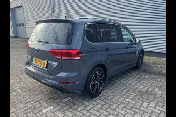 Volkswagen Touran 1.5 TSI R-Line Exclusive 7p,afn.Trekhaak,Navigatie,parkeersensoren/Camera,stoelverwarming,