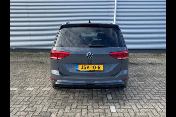 Volkswagen Touran 1.5 TSI R-Line Exclusive 7p,afn.Trekhaak,Navigatie,parkeersensoren/Camera,stoelverwarming,