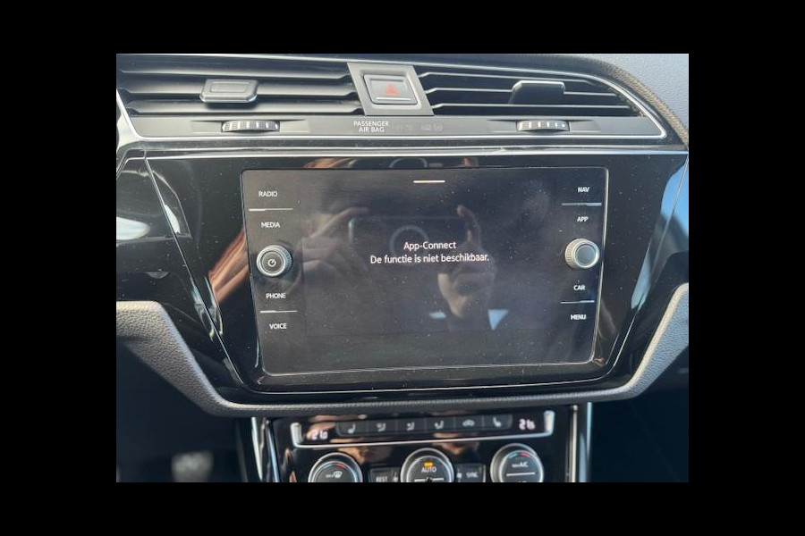 Volkswagen Touran 1.5 TSI R-Line Exclusive 7p,afn.Trekhaak,Navigatie,parkeersensoren/Camera,stoelverwarming,