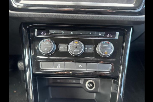 Volkswagen Touran 1.5 TSI R-Line Exclusive 7p,afn.Trekhaak,Navigatie,parkeersensoren/Camera,stoelverwarming,