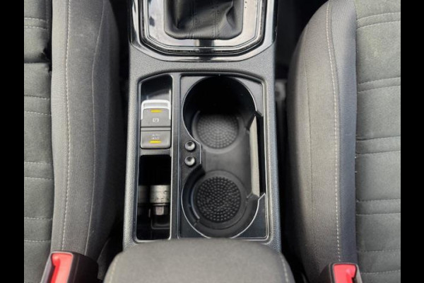 Volkswagen Touran 1.5 TSI R-Line Exclusive 7p,afn.Trekhaak,Navigatie,parkeersensoren/Camera,stoelverwarming,