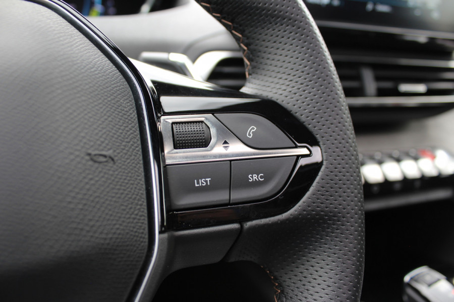 Peugeot 3008 1.6 HYbrid 225 GT | Panoramadak | All-season | BLIS | Adaptieve Cruise | Navigatie