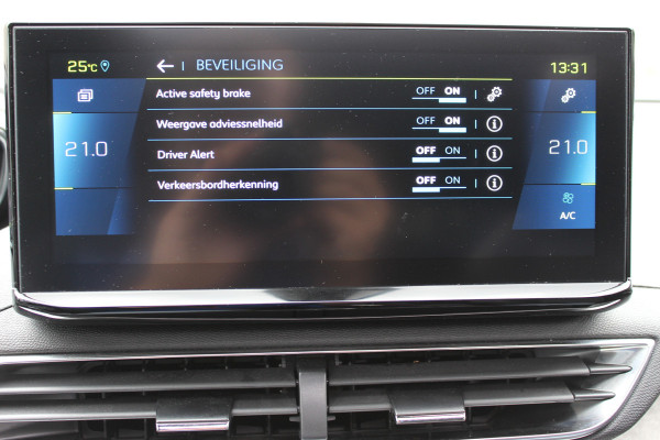 Peugeot 3008 1.6 HYbrid 225 GT | Panoramadak | All-season | BLIS | Adaptieve Cruise | Navigatie