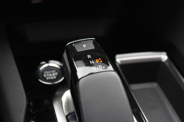 Peugeot 3008 1.6 HYbrid 225 GT | Panoramadak | All-season | BLIS | Adaptieve Cruise | Navigatie