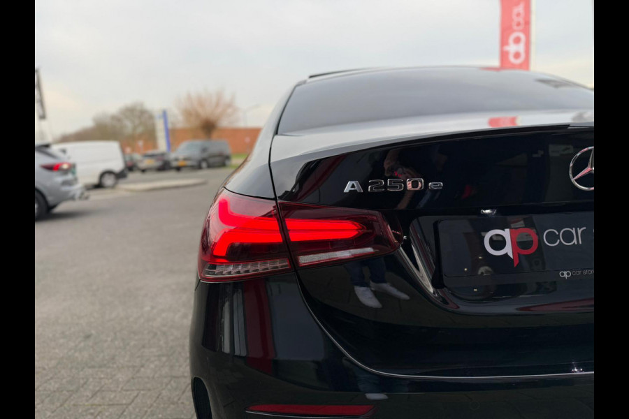 Mercedes-Benz A-Klasse 250 e AMG pakket Panorama