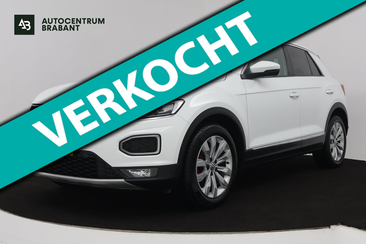 Volkswagen T-Roc 1.5 TSI Sport Automaat (NAVI, TREKHAAK, STOELVERWARMING, CAMERA, LED)