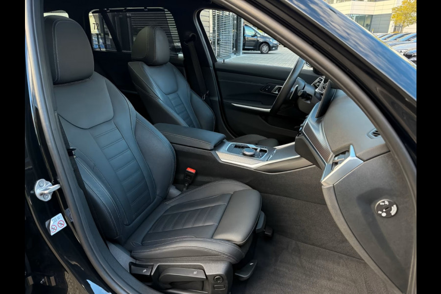 BMW 3 Serie Touring 320d xDrive M-SPORT ** LED, NAVI+, LEDER, PANORAMA, H&K SOUND, HuD, TREKH, 19-inch LMV ** 1e EIG - UNFALLFREI ** ** INFORMEER OOK NAAR ONZE AANTREKKELIJKE FINANCIAL-LEASE TARIEVEN **