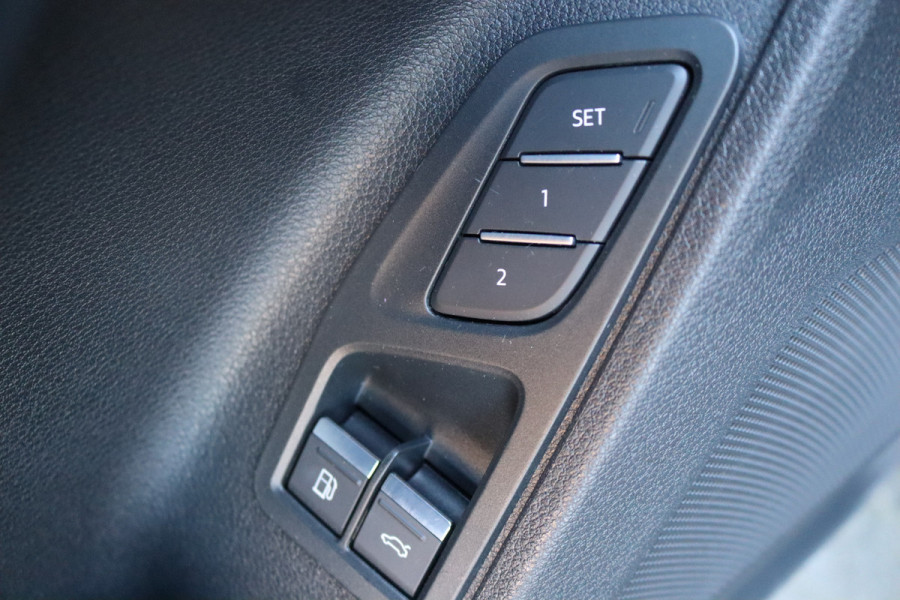 Audi Q3 Sportback 45 TFSI e PHEV Automaat S Edition Navigatie/Elektr.-trekhaak/Stoelverwarming/19-Inch/Keyfree