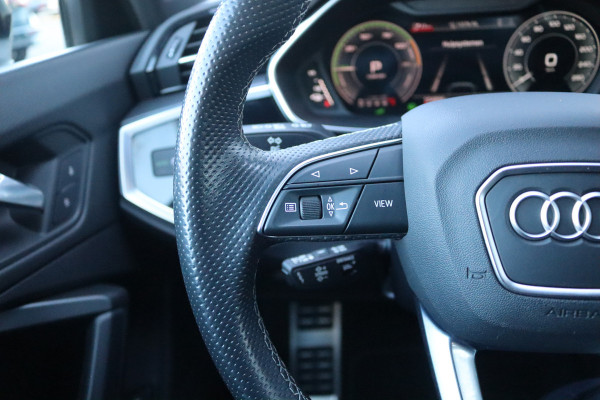 Audi Q3 Sportback 45 TFSI e PHEV Automaat S Edition Navigatie/Elektr.-trekhaak/Stoelverwarming/19-Inch/Keyfree
