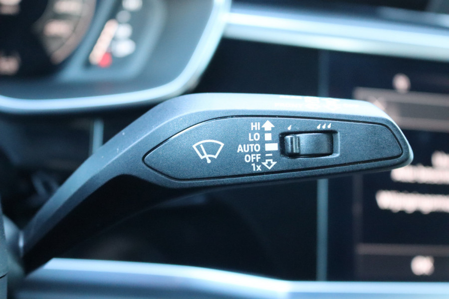 Audi Q3 Sportback 45 TFSI e PHEV Automaat S Edition Navigatie/Elektr.-trekhaak/Stoelverwarming/19-Inch/Keyfree