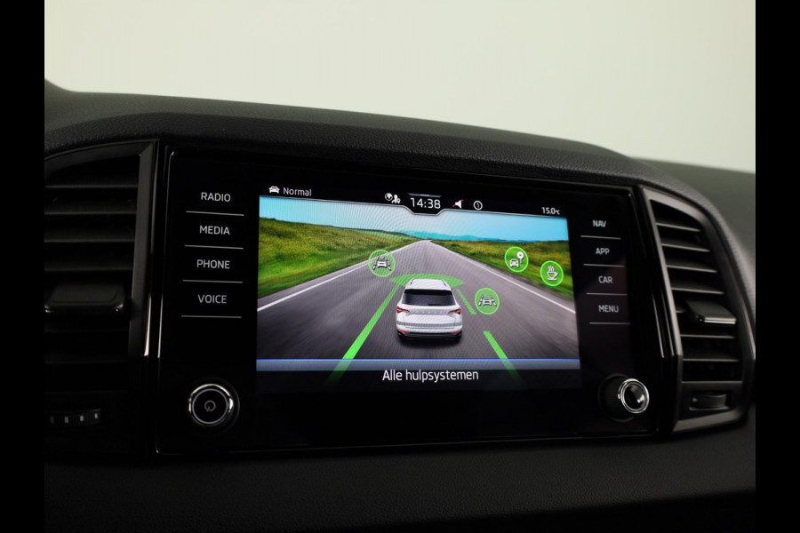 Škoda Karoq 1.5 TSI ACT Sportline Business 150pk | Parkeercamera achter | 18 inch Lichtmetalen velgen | Climatronic |