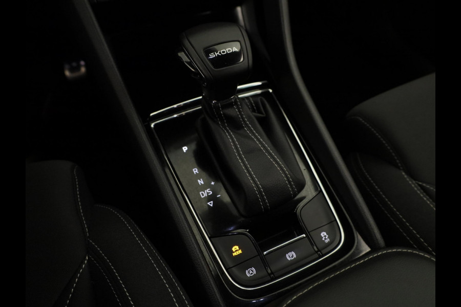 Škoda Karoq 1.5 TSI ACT Sportline Business 150pk | Parkeercamera achter | 18 inch Lichtmetalen velgen | Climatronic |