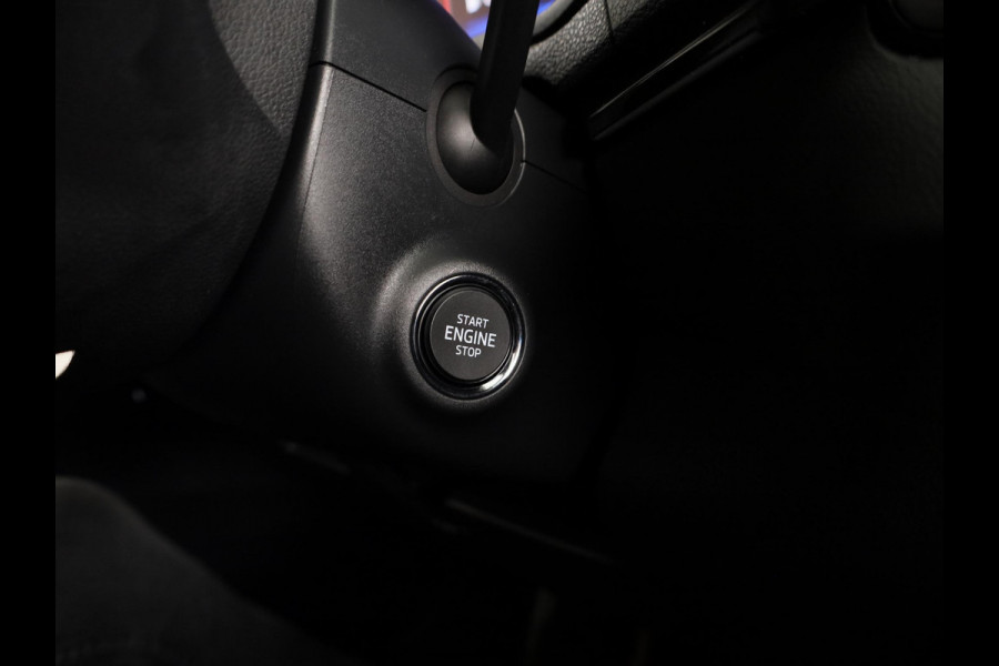 Škoda Karoq 1.5 TSI ACT Sportline Business 150pk | Parkeercamera achter | 18 inch Lichtmetalen velgen | Climatronic |