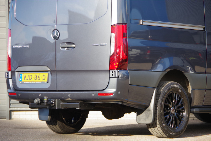 Mercedes-Benz Sprinter 319 3.0 CDI V6 L2H1 3-ZITS, AUT. LED, 3.5T TREKHAAK, MBUX 10'', CAMERA, CRUISE, NAVI, CLIMA, PARKEERSENSOREN
