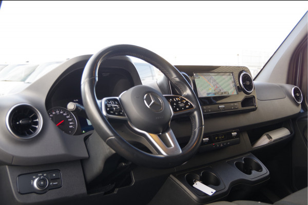 Mercedes-Benz Sprinter 319 3.0 CDI V6 L2H1 3-ZITS, AUT. LED, 3.5T TREKHAAK, MBUX 10'', CAMERA, CRUISE, NAVI, CLIMA, PARKEERSENSOREN