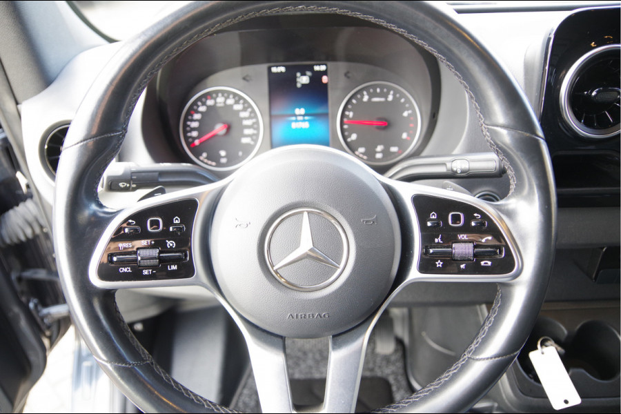 Mercedes-Benz Sprinter 319 3.0 CDI V6 L2H1 3-ZITS, AUT. LED, 3.5T TREKHAAK, MBUX 10'', CAMERA, CRUISE, NAVI, CLIMA, PARKEERSENSOREN