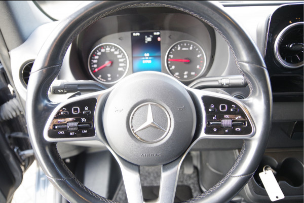 Mercedes-Benz Sprinter 319 3.0 CDI V6 L2H1 3-ZITS, AUT. LED, 3.5T TREKHAAK, MBUX 10'', CAMERA, CRUISE, NAVI, CLIMA, PARKEERSENSOREN