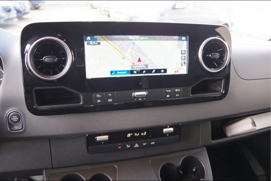 Mercedes-Benz Sprinter 319 3.0 CDI V6 L2H1 3-ZITS, AUT. LED, 3.5T TREKHAAK, MBUX 10'', CAMERA, CRUISE, NAVI, CLIMA, PARKEERSENSOREN