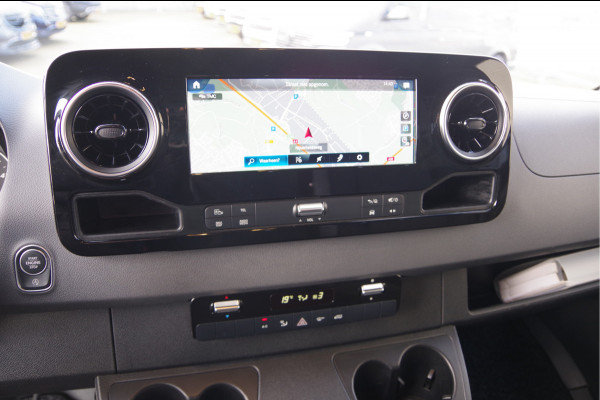 Mercedes-Benz Sprinter 319 3.0 CDI V6 L2H1 3-ZITS, AUT. LED, 3.5T TREKHAAK, MBUX 10'', CAMERA, CRUISE, NAVI, CLIMA, PARKEERSENSOREN