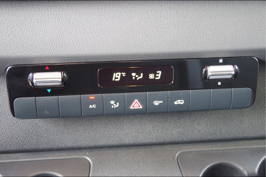 Mercedes-Benz Sprinter 319 3.0 CDI V6 L2H1 3-ZITS, AUT. LED, 3.5T TREKHAAK, MBUX 10'', CAMERA, CRUISE, NAVI, CLIMA, PARKEERSENSOREN