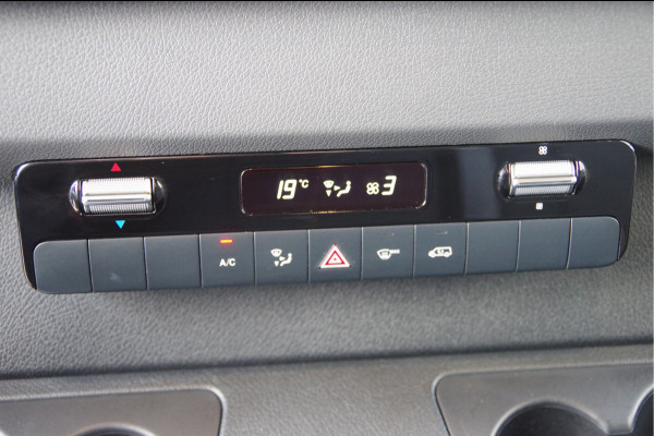 Mercedes-Benz Sprinter 319 3.0 CDI V6 L2H1 3-ZITS, AUT. LED, 3.5T TREKHAAK, MBUX 10'', CAMERA, CRUISE, NAVI, CLIMA, PARKEERSENSOREN
