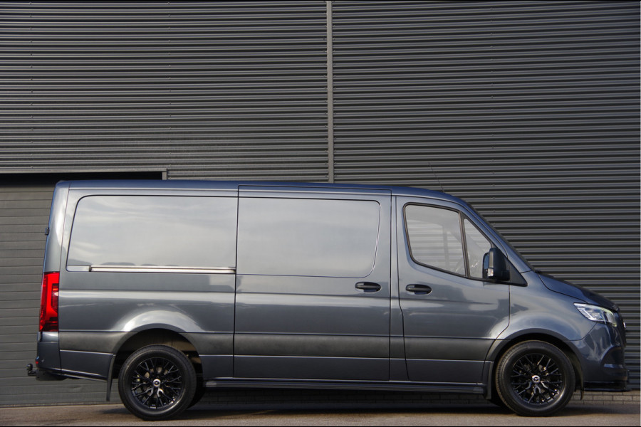 Mercedes-Benz Sprinter 319 3.0 CDI V6 L2H1 3-ZITS, AUT. LED, 3.5T TREKHAAK, MBUX 10'', CAMERA, CRUISE, NAVI, CLIMA, PARKEERSENSOREN