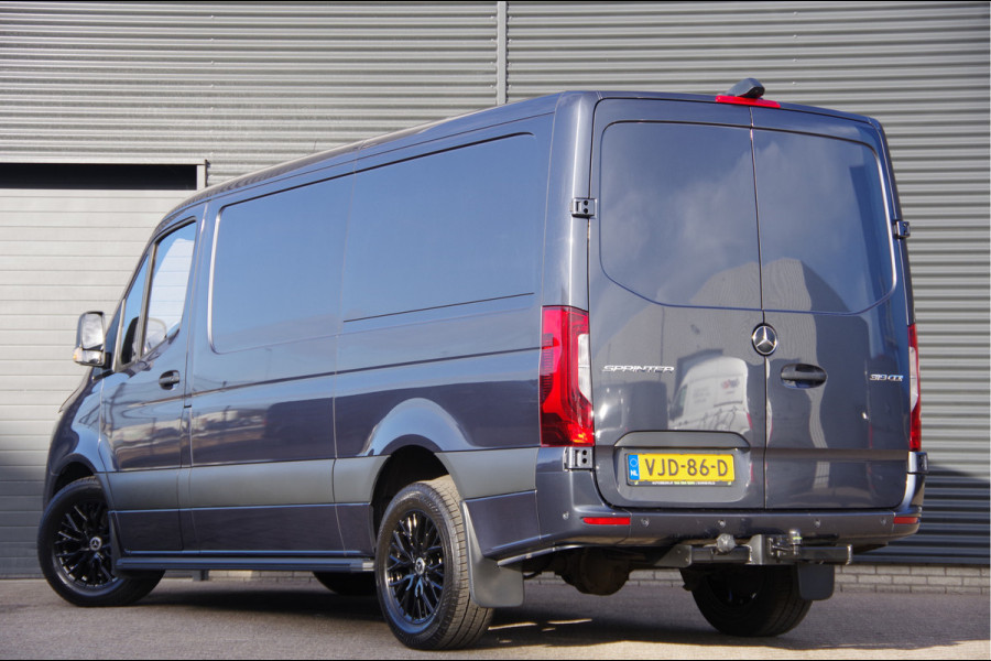 Mercedes-Benz Sprinter 319 3.0 CDI V6 L2H1 3-ZITS, AUT. LED, 3.5T TREKHAAK, MBUX 10'', CAMERA, CRUISE, NAVI, CLIMA, PARKEERSENSOREN