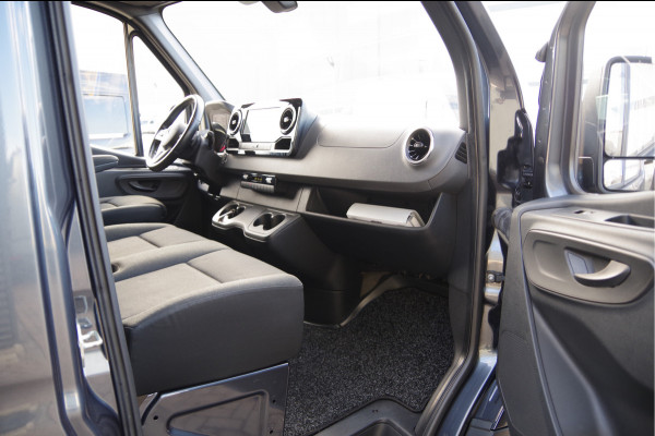 Mercedes-Benz Sprinter 319 3.0 CDI V6 L2H1 3-ZITS, AUT. LED, 3.5T TREKHAAK, MBUX 10'', CAMERA, CRUISE, NAVI, CLIMA, PARKEERSENSOREN