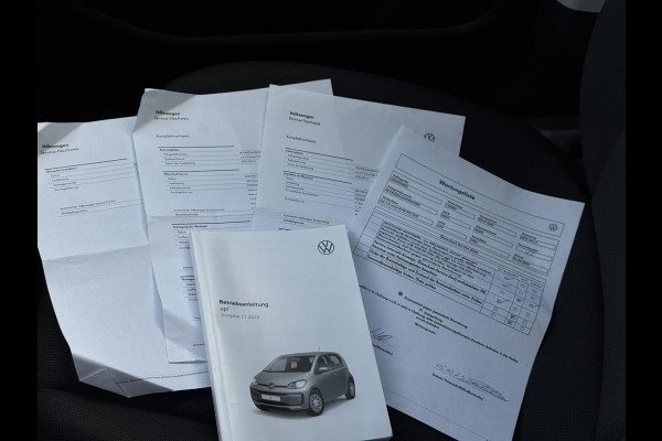 Volkswagen up! 1.0 | Executive + Winter pakket | Stoelverw., DAB, Camera, Airco, Cruise | Dealeronderhouden |