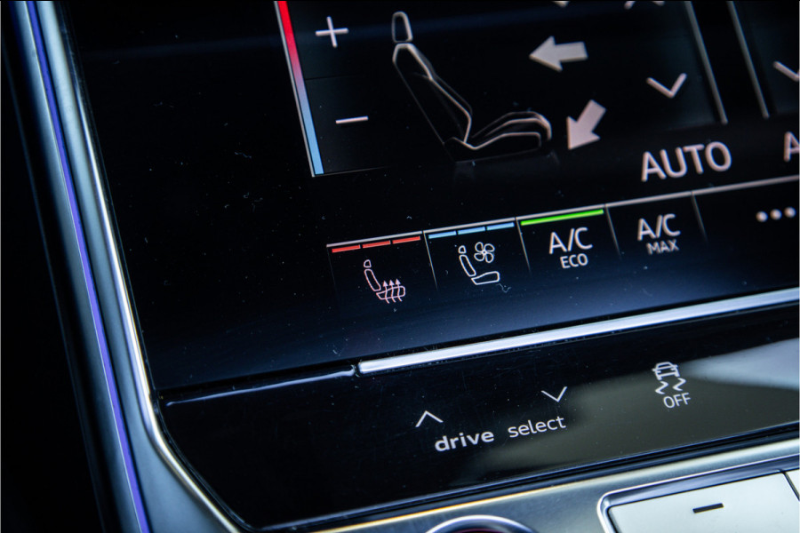 Audi RS6 C8 Avant 4.0 TFSI Quattro 740PK - RS Dynamic+ | 25jahre | Akrapovic | Keramisch | 3D Camera