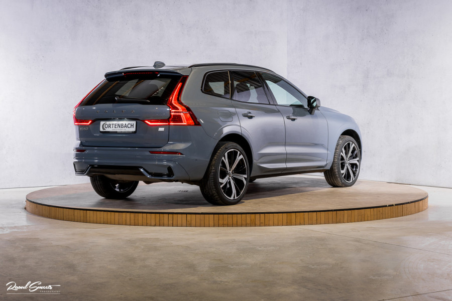 Volvo XC60 2.0 T8 Plug-in hybrid AWD Ultimate Dark | Bowers&Wilkins | Panorama dak | Adaptieve cruise | Zwenkbare trekhaak |